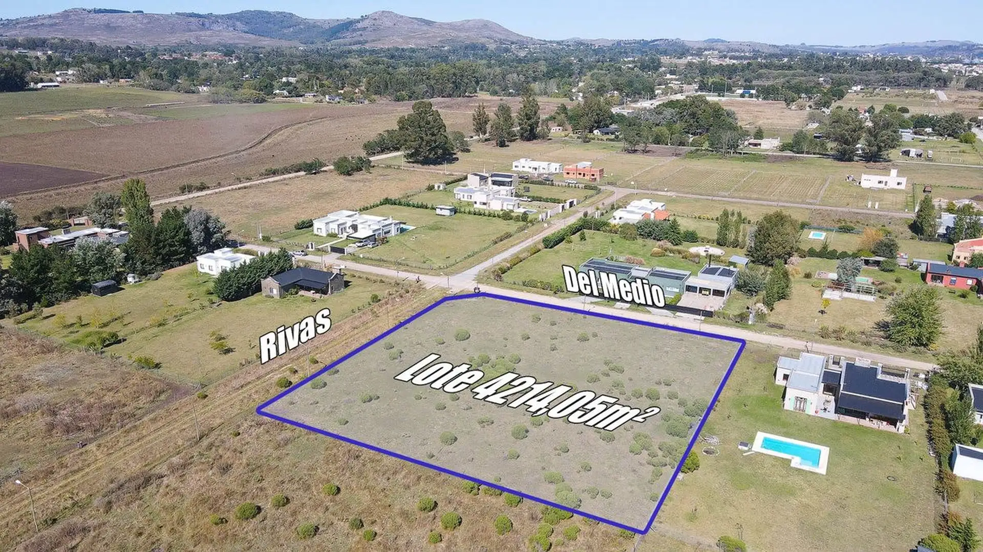 Amplio lote en venta de 4214 m² en zona barrio Graduados