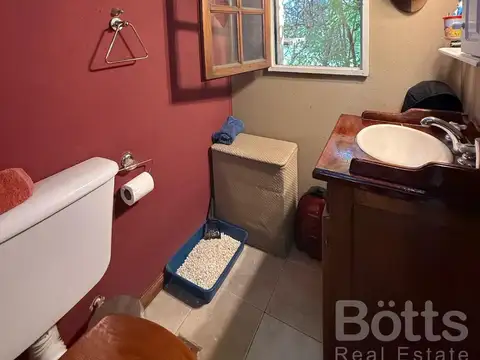 Casa 5 ambientes con 2 baños