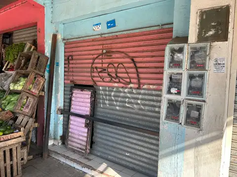 EN VENTA EN MERLO DOS LOCALES + VIVIENDA AL FONDO A REFACCIONAR 241M2 TOTALES - FICHA 10096