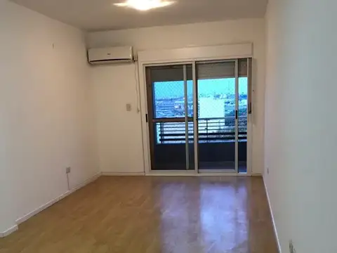 DEPTO 2 AMB AMPLIO CON COCHERA-CENTRO DE SAN MARTIN-