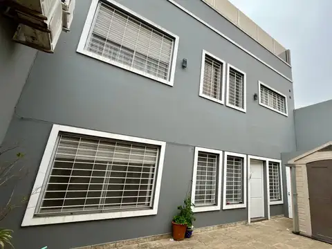 Depto Tipo Casa en Alquiler de 2 dormitorios