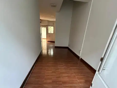 Depto Tipo Casa en Alquiler de 3 ambientes