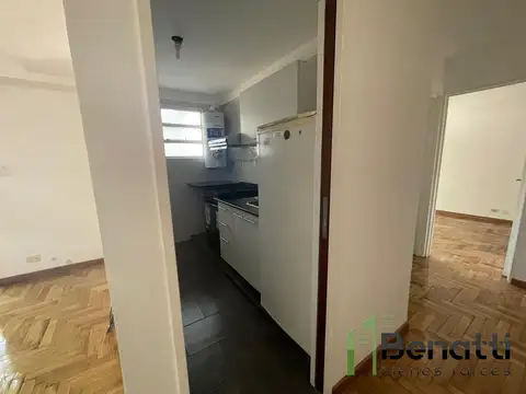Departamento 2 amb al fte. en 1er piso con balcón corrido