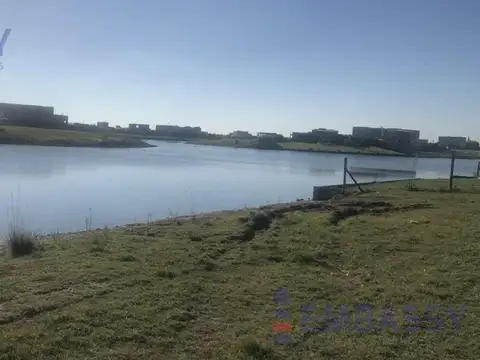 Terreno en Venta de 953,0 m2