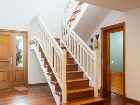 ALQUILER CASA 7 AMBIENTES EN SAN ELISEO GOLF