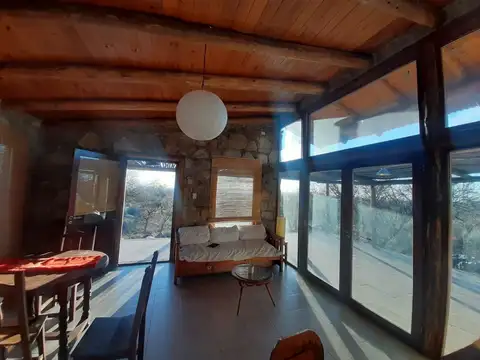 VENTA CABAÑA DE PIEDRA LOS MOLLES