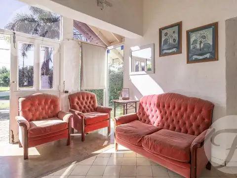 Casa en Venta con 3 cocheras