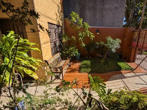 Depto Tipo Casa en Venta con 1 cocheras