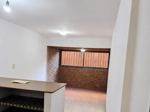 Ambrosio Olmos 700