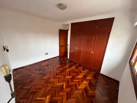 Depto Tipo Casa en Alquiler 28 años