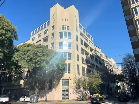 Alvarez Thomas al 100