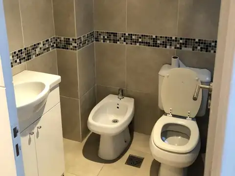Dpto 2 ambientes con balcón 2 baños