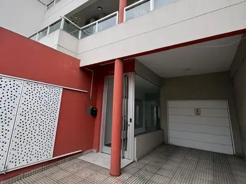 Av La Plata 3400, Piso 1