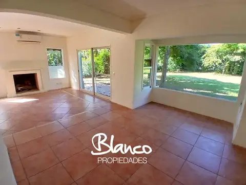 Casa 4 ambientes con 4 baños