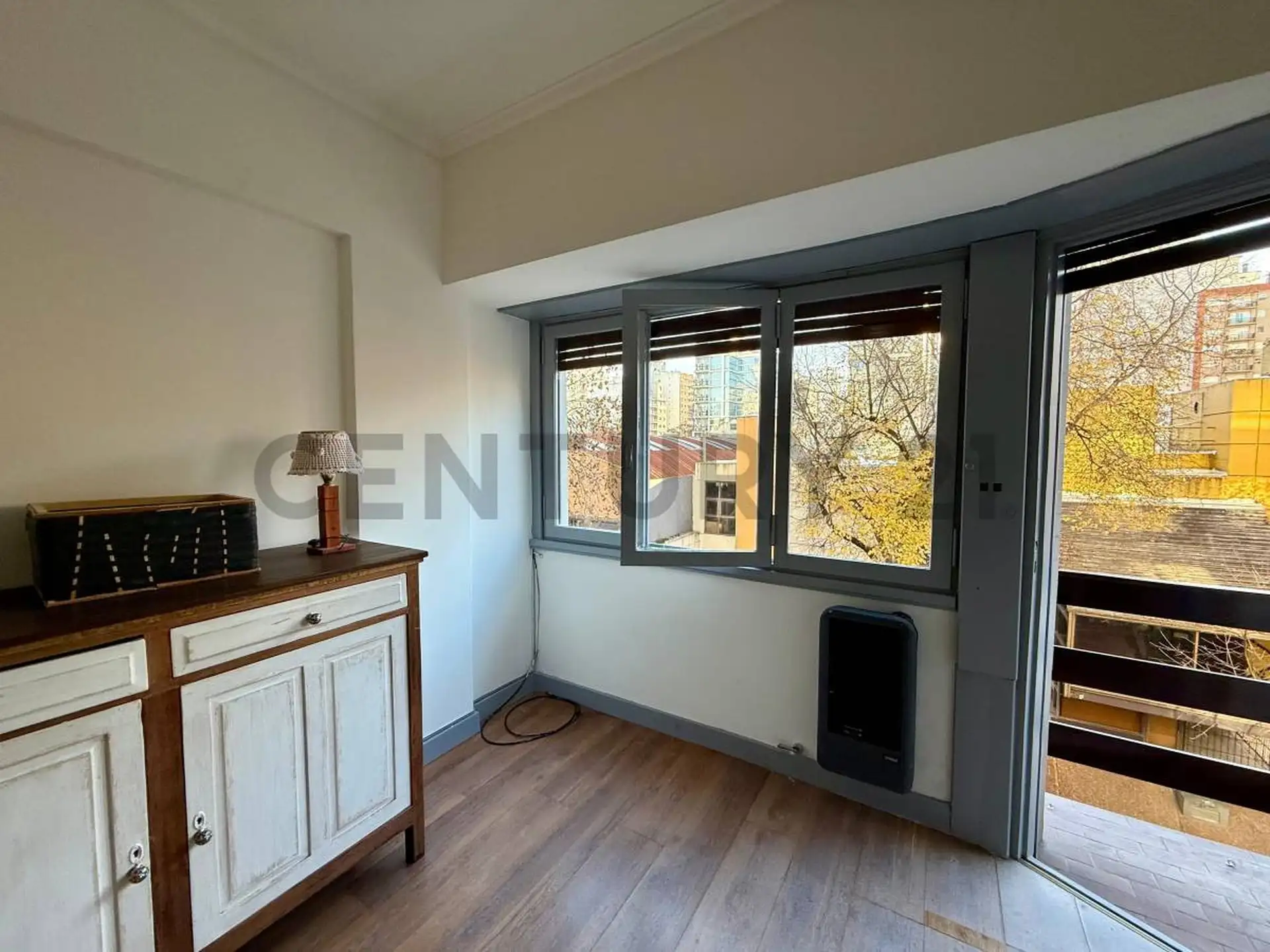 Depto 3 amb, 60m² con balcón y vista al frente — La Perla Sur