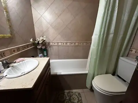 CASA EN VENTA  BELLA VISTA 3 AMB UNA PLANTA