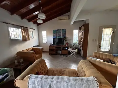 CASA EN VENTA  BELLA VISTA 3 AMB UNA PLANTA