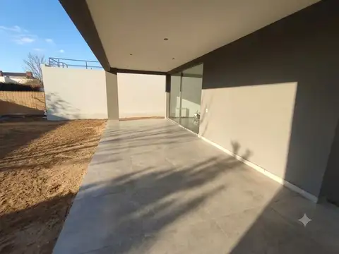 Casa en Alquiler en Maipu, USD 1.300