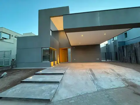 Casa de categoría a estrenar en Viñas del Torreón