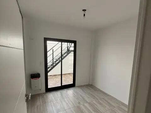 Depto Tipo Casa 2 ambientes con 1 baño
