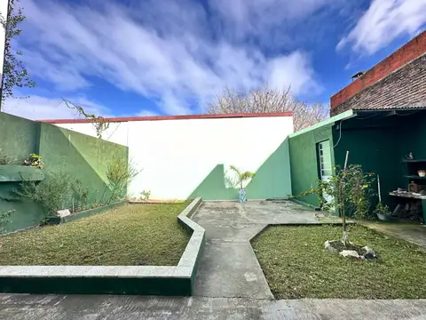 Venta casa 3 Amb  RECICLADA Apto Crédito, Turdera