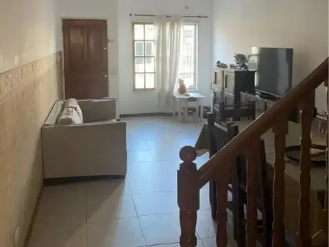 OPORTUNIDAD VENTA TRIPLEX 3 AMBINTES EN RAMOS MEJIA