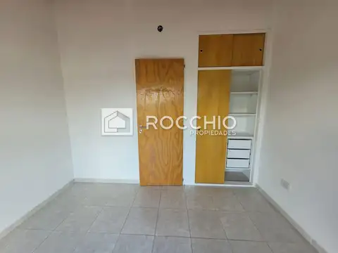 Depto Tipo Casa en Alquiler en Jose Leon Suarez, $ 400.000