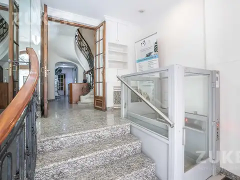 Oficina 5 ambientes con 2 baños