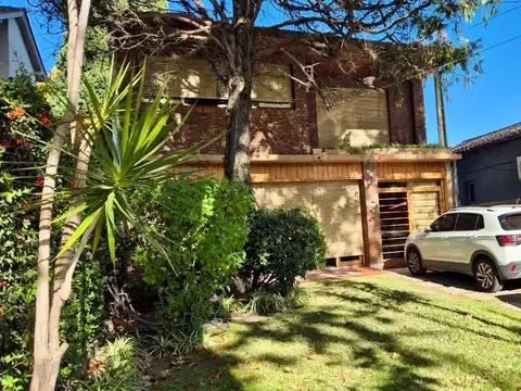 Casa 4 ambientes en Villa Ballester