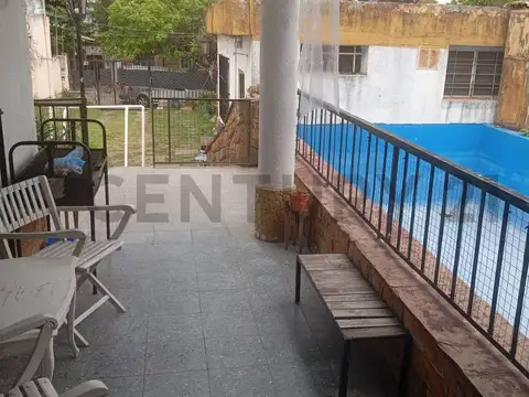 VENTA - CASA MULTIFAMILIAR O + DEPARTAMENTO AL FRENTE - MATALDI