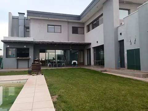Casa en Venta de 4 dormitorios