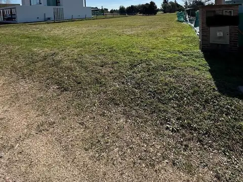 Terreno en  Medal Country Club , al golf con proyecto de construcción aprobado