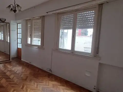 Monoambiente - Muy Luminoso - Excelente Ubicacion 