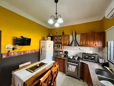 Casa de cuatro ambientes a la venta en San Miguel