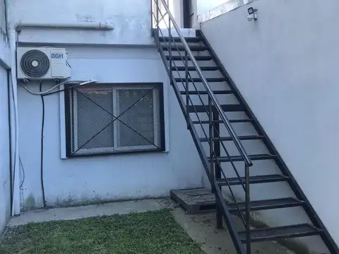 DEPARTAMENTO 2 AMB 1º F C/ PATIO GRANDE - HURLINGHAM CENTRO