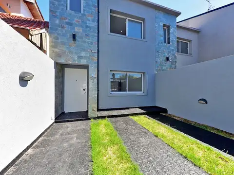 VENTA CASA 3 AMB HURLINGHAM A ESTRENAR TIPO DUPLEX