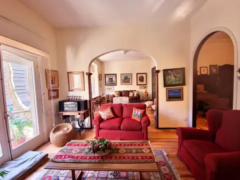 Venta apto 4 dorm 3 baños garage y patio en Centro