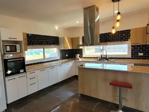 Casa en Alquiler al Oeste