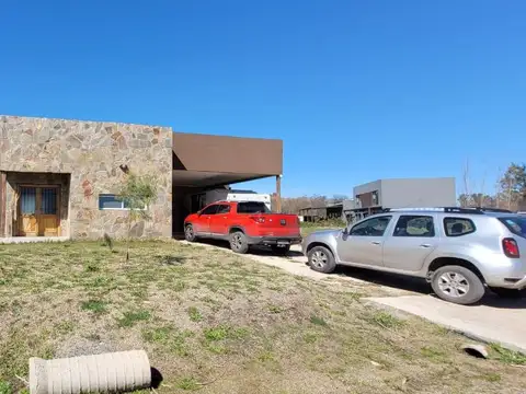Casa en Alquiler con 1 cochera