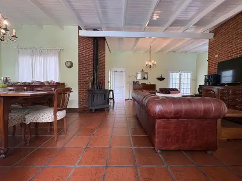 Casa con pileta en venta en tolosa Apto Credito