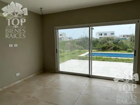 Casa en Venta en El Canton - Norte, USD 250.000