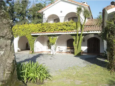 CASA EN VENTA 2 PLANTAS  B° VILLA FLAUBERT