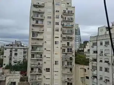 AMPLIO DEPARTAMENTO DE 3 AMBIENTES AL CONTRAFRENTE CON LAVADERO SEPARADO