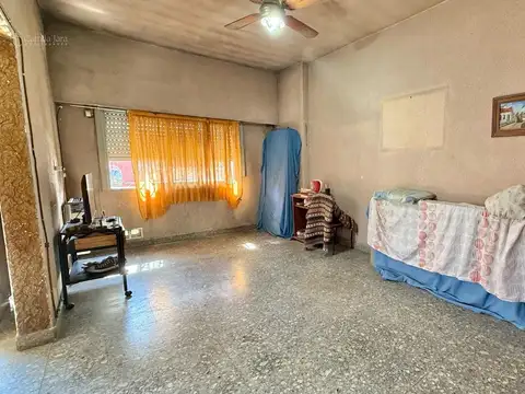 Casa 3 ambientes con dependencia apta credito en Villa Luzuriaga
