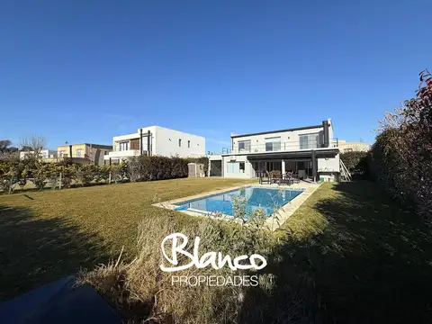 Casa en Alquiler en Haras Santa Maria, Countries y Barrios Cerrados en Escobar