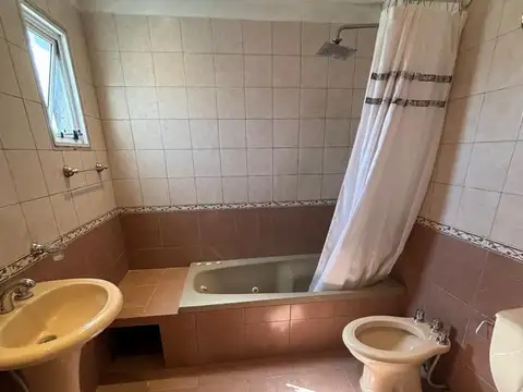 Casa en Alquiler en Berazategui, $ 750.000