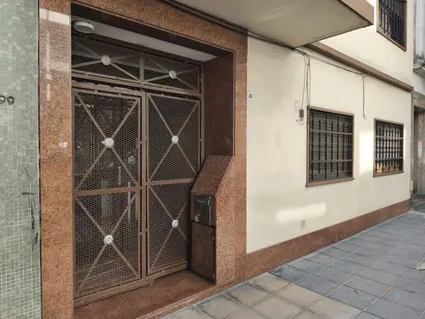 Departamento 2 Ambientes al frente. 9 de Julio 185 Planta Baja - A - Avellaneda Centro