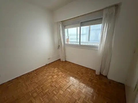 Muy lindo 3 ambientes. Muy luminoso.