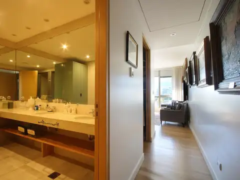 Departamento en Venta con 3 cocheras