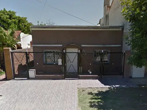 CASA INDEPENDIENTE - 1 DORMITORIO- PARQUE LIBRE